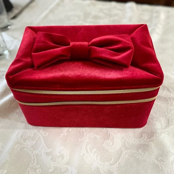 Estée Lauder Red Velvet Bow Makeup Bag